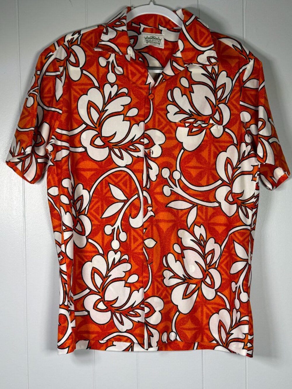 VTG Malihini Hawaii Tropical Orange Red White Floral Hawaiian Button Shirt XL